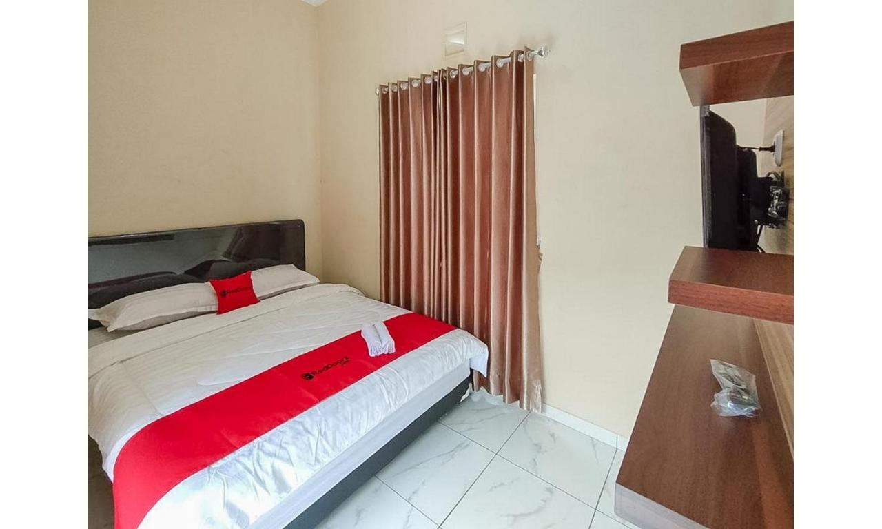 Hotel Reddoorz Near Bns Batu Tlekung Esterno foto